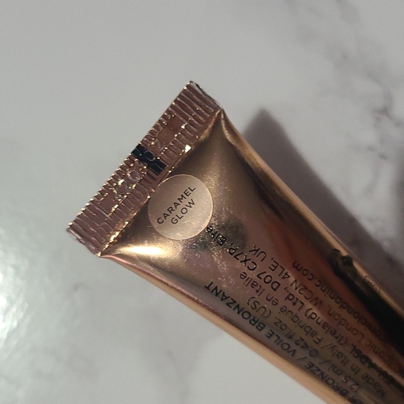 Iconic liquid bronzer in caramel glow - Picture 2 of 2